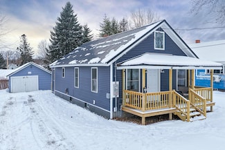33 Vaughn St, Caribou, ME 04736