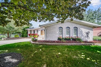 352 Burlington Beach Rd, Valparaiso, IN 46383