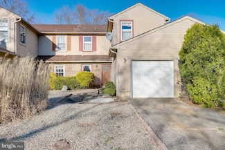 7 E Oleander Dr, Mount Laurel, NJ 08054
