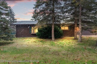 139 W Jefferson St, Dimondale, MI 48821