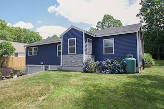 182 S Main St, Newton, NH 03858