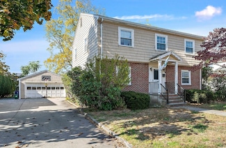 83 Lexington St, Auburndale, MA 02466