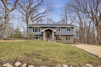 5481 Grant Lorenz Rd, Excelsior, MN 55331