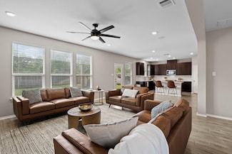 330 Conestoga Dr, Kyle, TX 78640