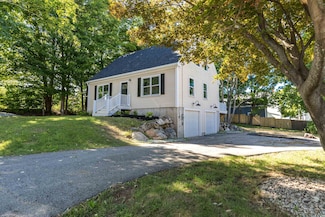 11 Walnut St, Somersworth, NH 03878