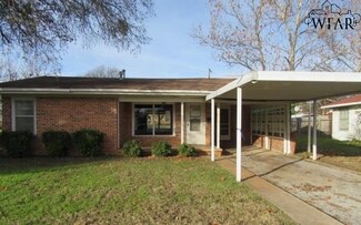 308 11th St, Nocona, TX 76255