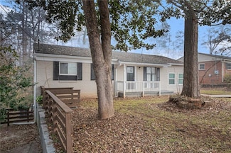 6979 Bruce Cir, Lithonia, GA 30058