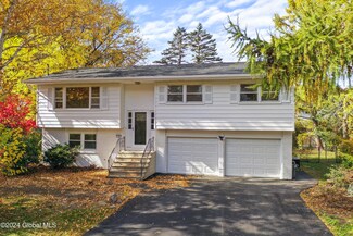 5 Locust Dr, Voorheesville, NY 12186