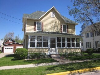 206 Draper St, North Freedom, WI 53951