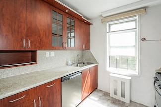 7445 Yellowstone Blvd Unit 5C, Rego Park, NY 11374