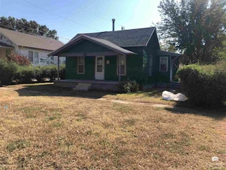 208 NE 9th St, Abilene, KS 67410