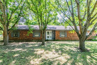 853 N Houston St, Lorena, TX 76655
