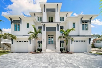 273 Trade Winds Ave, Naples, FL 34108