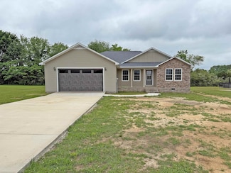 85 Talladega Dr, Adamsville, TN 38310