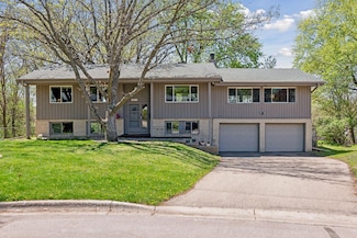 3817 Shepherd Hills Cir, Minneapolis, MN 55431