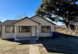 503 W Marshall St, Gladewater, TX 75647