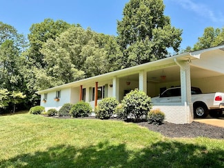 127 Evans Rd, Sylva, NC 28779