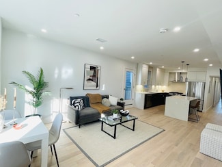106 Webster St Unit 201, Boston, MA 02128