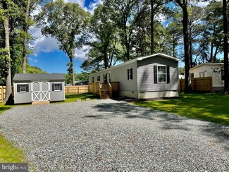 211 N Lake Dr, Milton, DE 19968