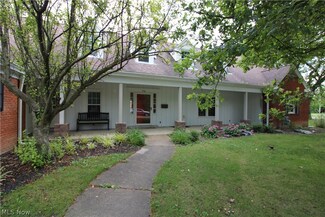 715 Harrison St, Port Clinton, OH 43452