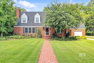 906 S Presley St, Atmore, AL 36502