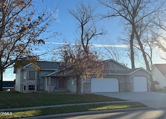 304 Napa Loop, Bismarck, ND 58504