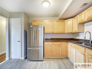 99 College Dr, Edison, NJ 08817