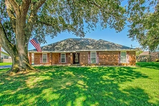426 River Oaks Dr, Luling, LA 70070