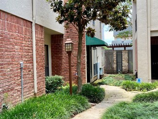 2478 Bering Dr Unit 2478, Houston, TX 77057