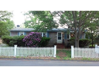 36 Summer St, Rockport, MA 01966