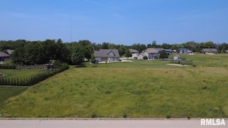 127 Apache Way, Groveland, IL 61535