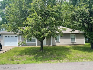 4 Fayetteville St, Lavaca, AR 72941
