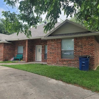 404 S Clay St, Ennis, TX 75119