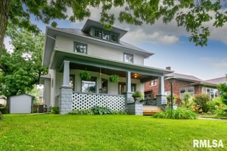 537 W 9th St, Davenport, IA 52803