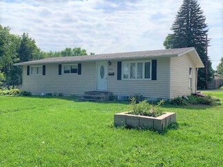 1524 12th St E, Glencoe, MN 55336
