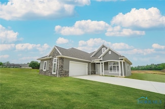 423 Oakview Dr, Ottawa, OH 45875
