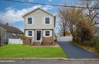 998 Woodmere Dr, Keyport, NJ 07735