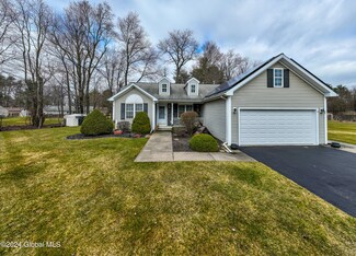 23 Sarah Ct, Albany, NY 12205