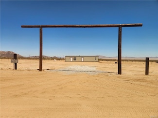 60784 Stagemans Rd, Landers, CA 92285