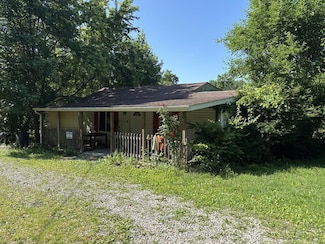 2056 Simmons Rd, Frankfort, OH 45628