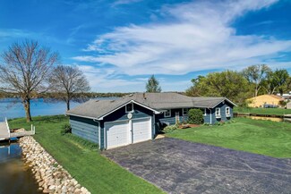 35013 N James Ave, Ingleside, IL 60041