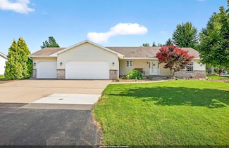 W5561 Amy Ave, Appleton, WI 54915