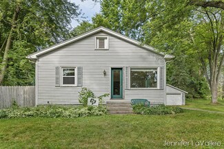 4045 Childs Ave NW, Comstock Park, MI 49321