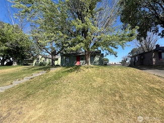 345 W Ridge Rd, Moses Lake, WA 98837