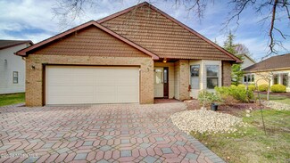 59 Clubhouse Ln, Marlboro, NJ 07746