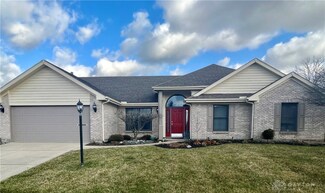 8725 Stonehill Ct, Springboro, OH 45066