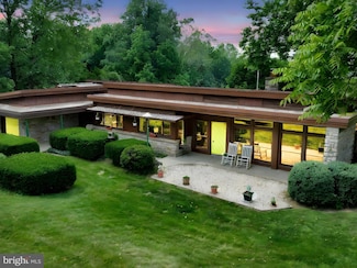 927 Thompson Ave, Jonestown, PA 17038