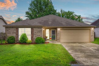 11885 S 268th Ave E, Coweta, OK 74429
