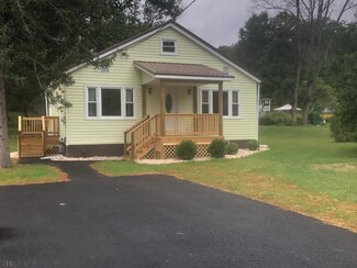 517 S Dartmouth Ln, Altoona, PA 16602