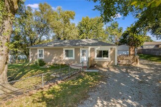 6216 NE Pleasant Valley Rd, Kansas City, MO 64119